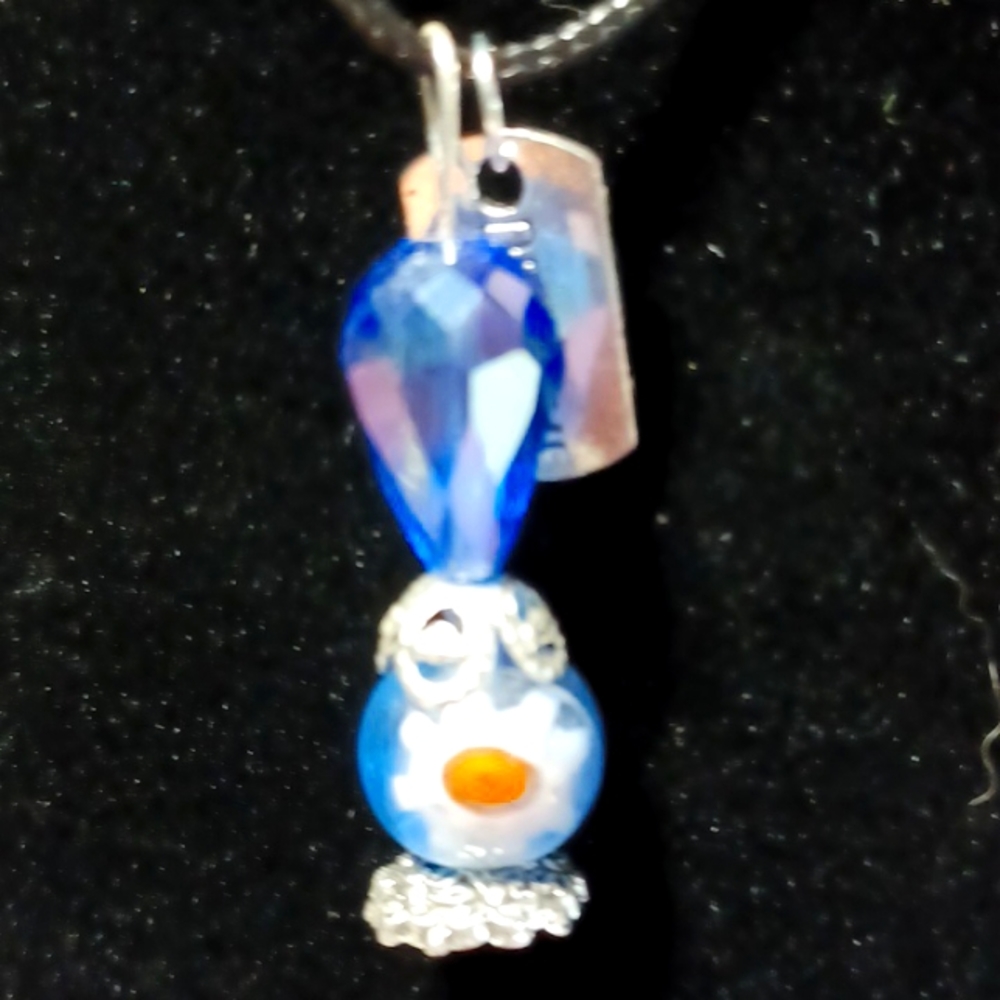 Alice in Wonderland potion bottle pendant flower blue silver tag crystal glass - Picture 5 of 5